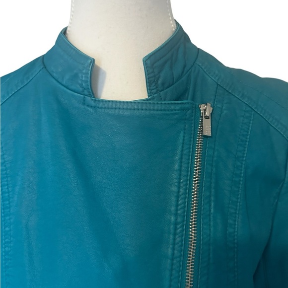 Black Rivet pleather jacket from Wilson Leather. In a turquoise blue. Sz small - Picture 2 of 7